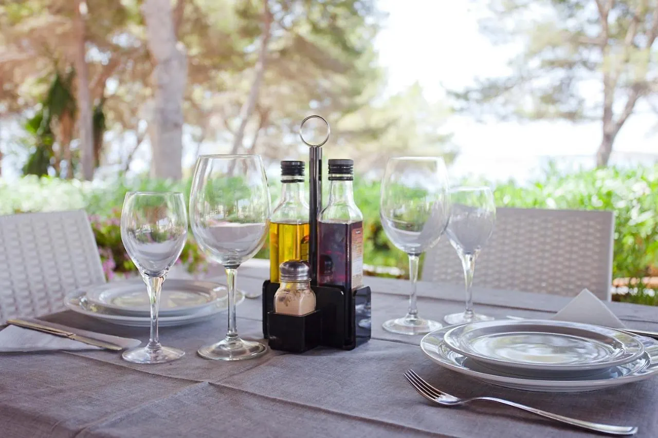 Resort Apartamentos Club Cala Azul Sant Carles de Peralta