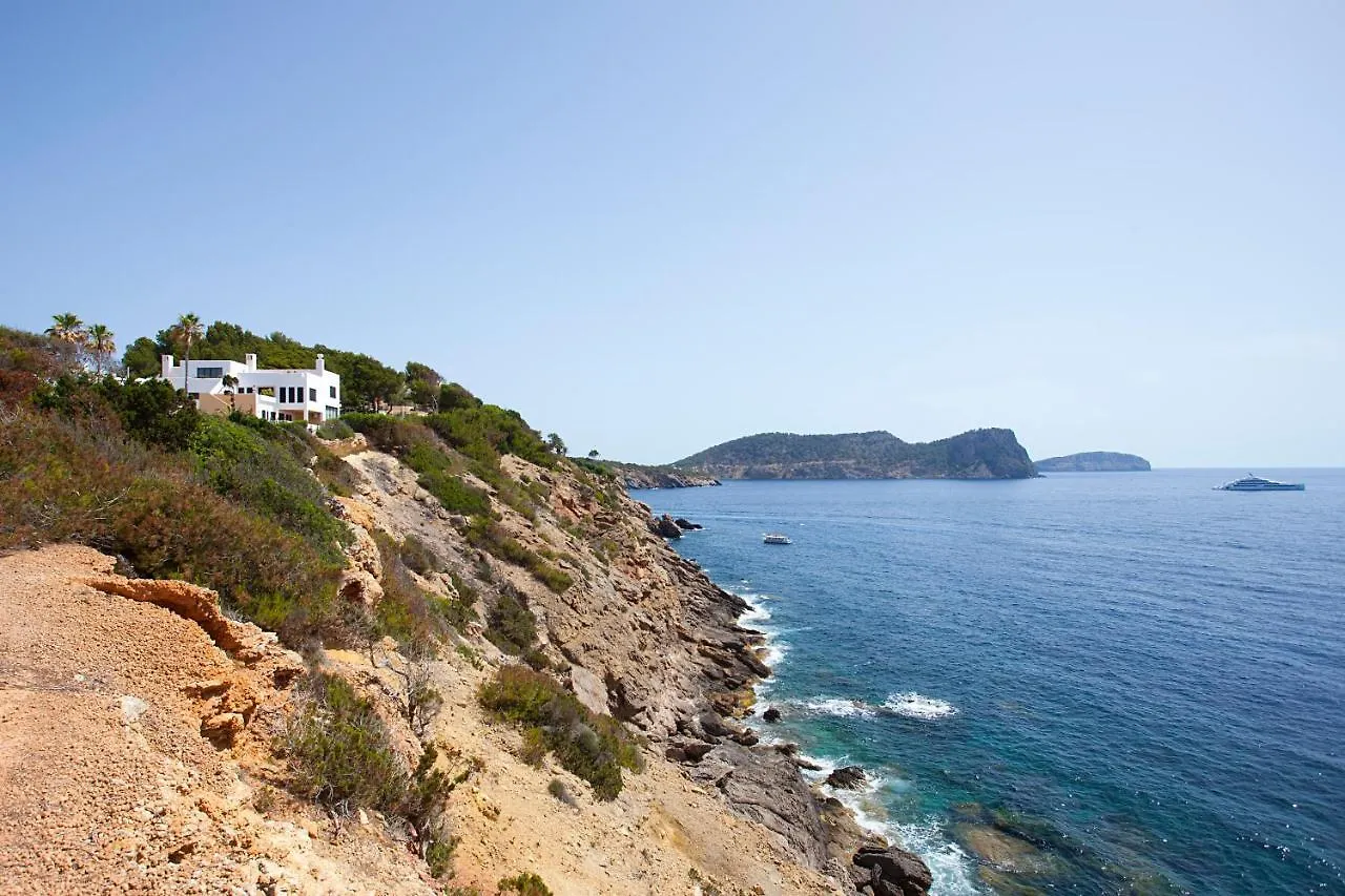 Apartamentos Club Cala Azul Sant Carles de Peralta Resort
